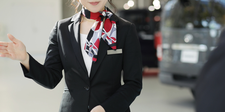 カーディーラーショールーム受付 E子