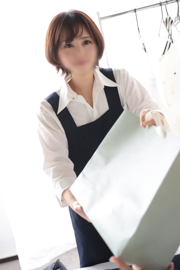 クリーニング店スタッフ A子 サムネイル2