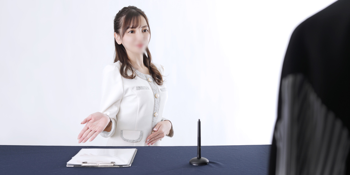 某企業受付嬢 R子